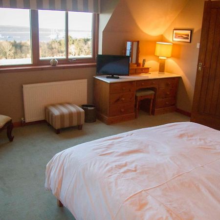 Bed and Breakfast High Fields Кромарти Экстерьер фото