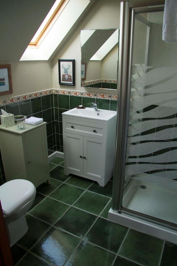 Bed and Breakfast High Fields Кромарти Экстерьер фото