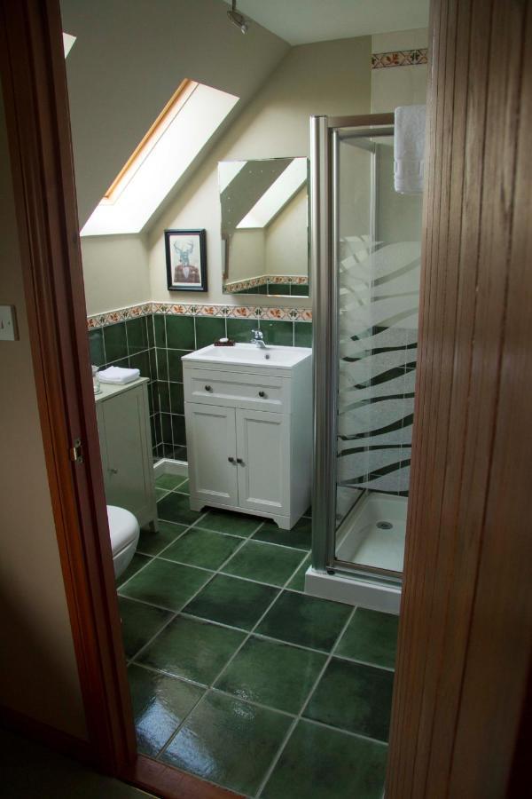 Bed and Breakfast High Fields Кромарти Экстерьер фото